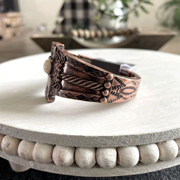 𝅺white seneca Lake Cross Coppertone Stretch Bracelet NWT - Picture 2 of 4